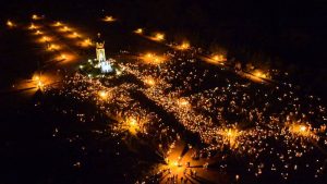 похід зі свічками